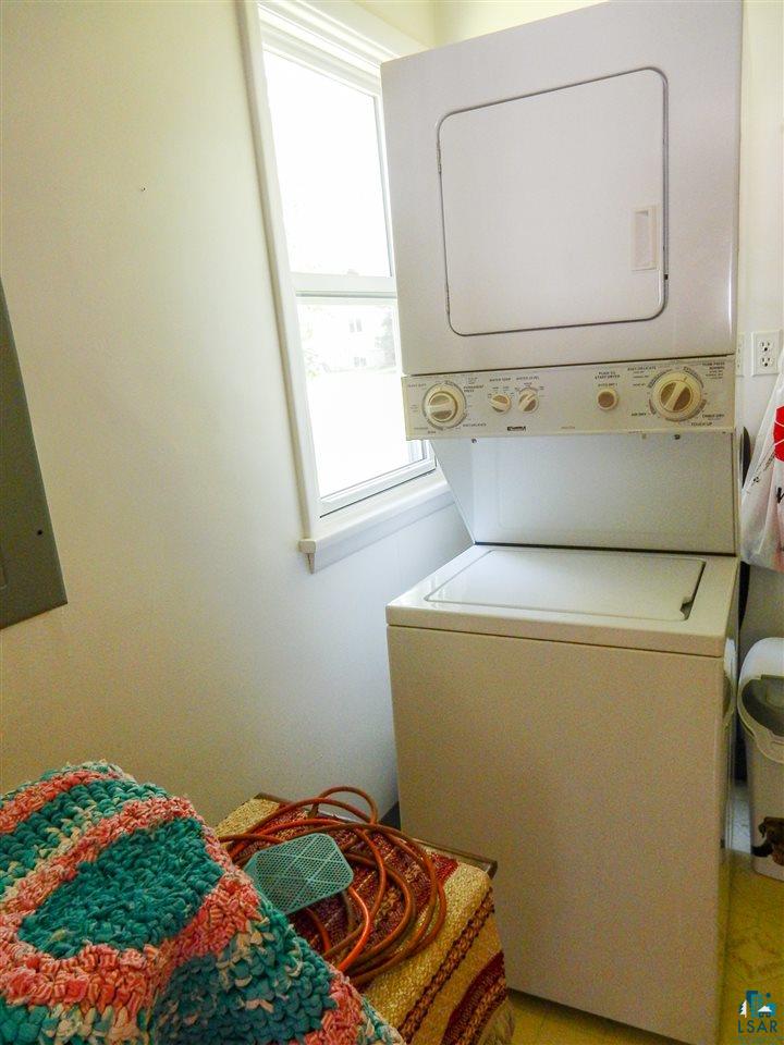 1910 Swan Lake Road Duluth, MN 55811 - Photo 9 of 20 Laundry room