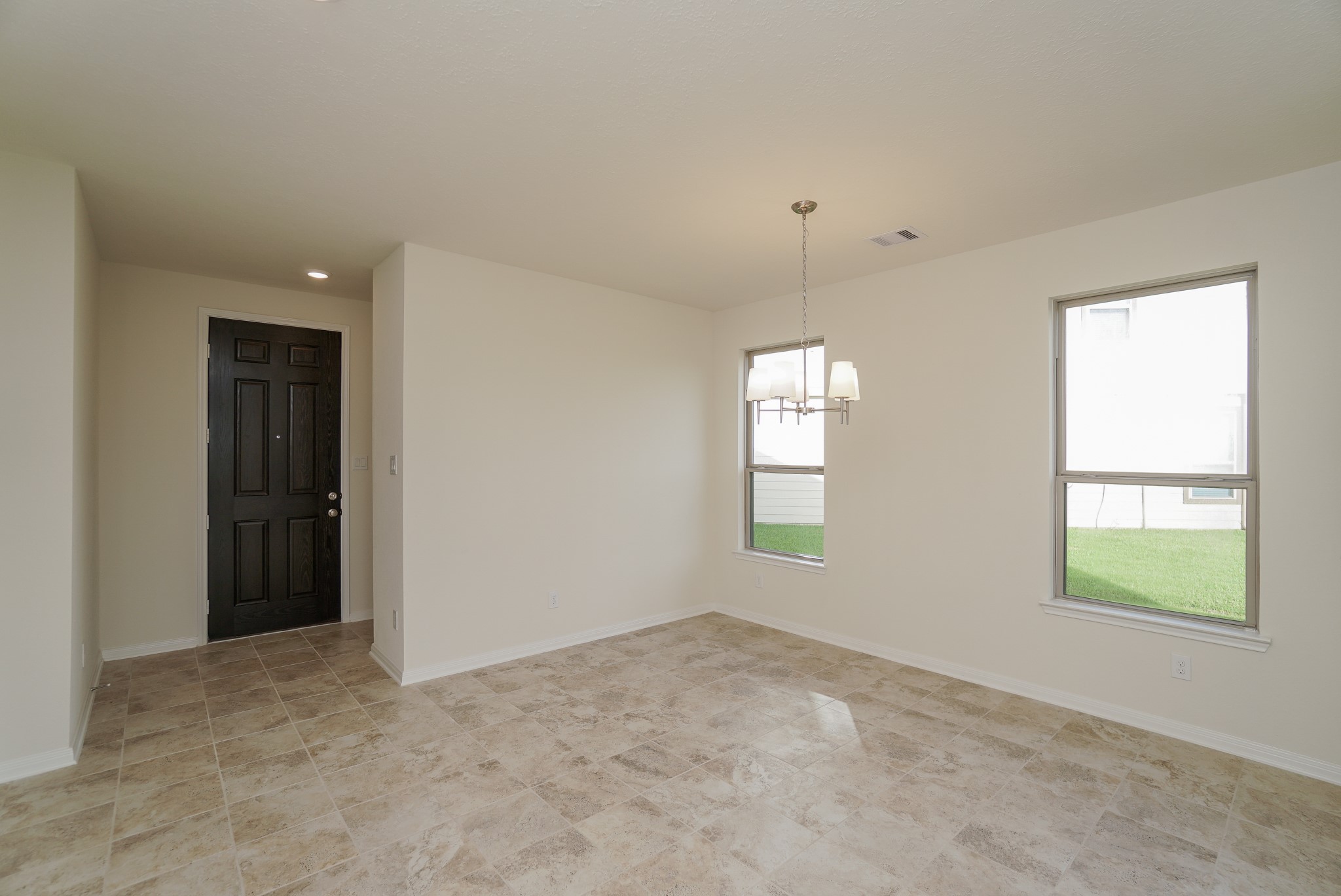 4822 Westfield Ranch Court Katy, TX 77449 - Photo 6 of 48 an empty room with windows and closet