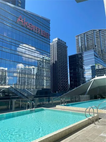 $7,100 | 68 Southeast 6th Street, Unit 3204, Miami, FL 33131