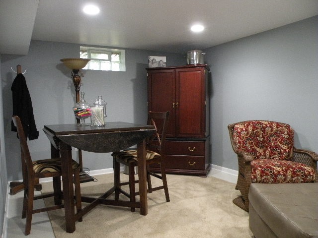 125 East Holmes Road Lansing, MI 48910 - Photo 39 of 49 31387350-40.JPG