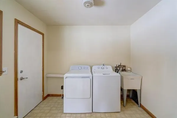 $1,890 | 17 Bluebird Court, Unit 17, Madison, WI 53711