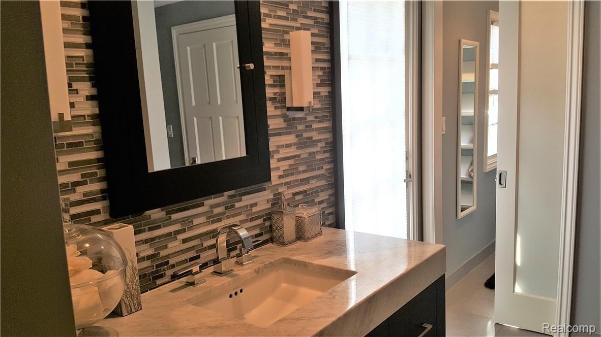 25555 Meridian Road Grosse Ile, MI 48138 - Photo 52 of 58 Marble sink in master bath.
