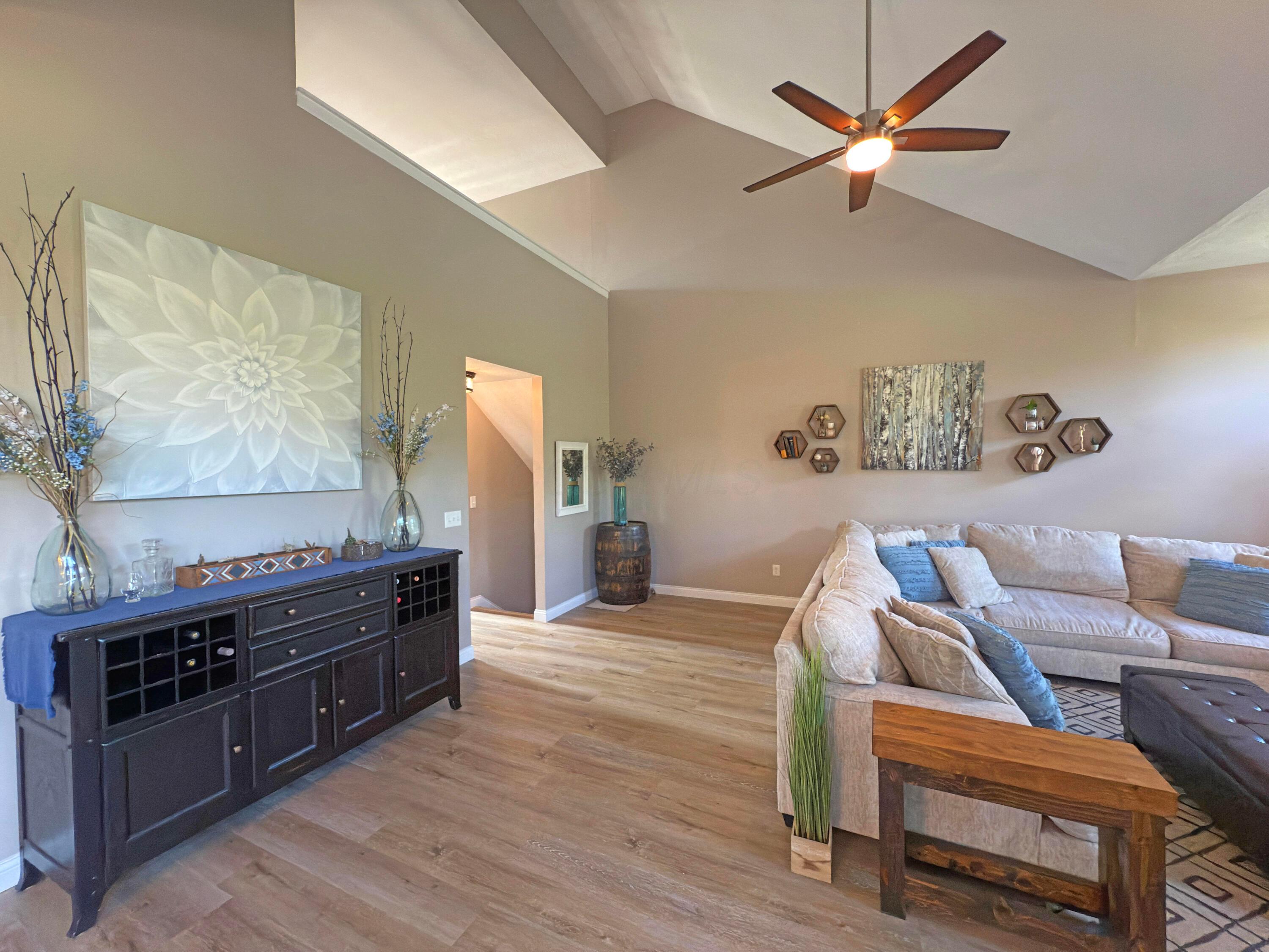 7566 Fairfield Lakes Drive Powell, OH 43065 - Photo 9 of 33 Great Room 3