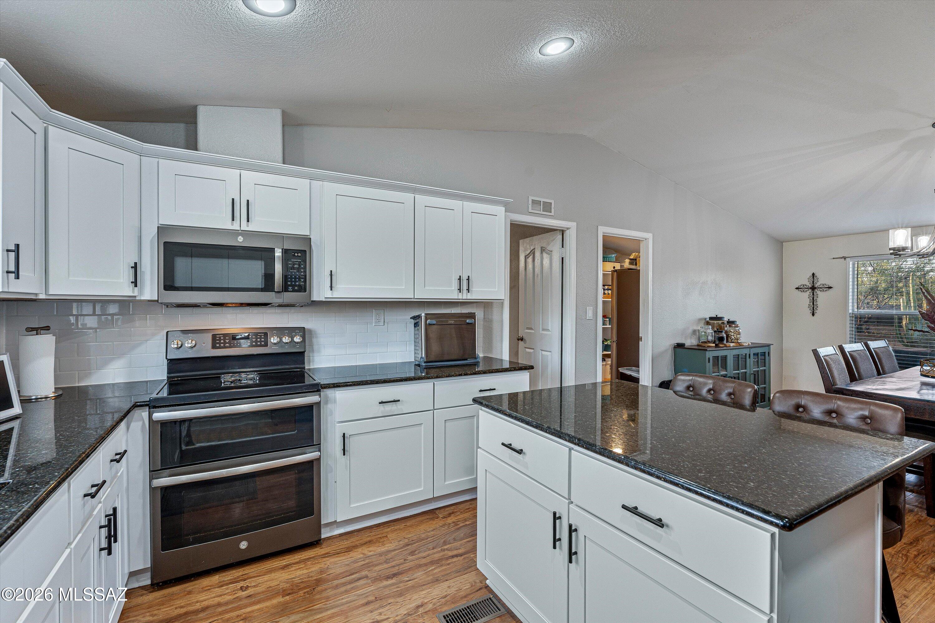 16120 North Elkins Road Tucson, AZ 85739 - Photo 24 of 51 24-Kitchen