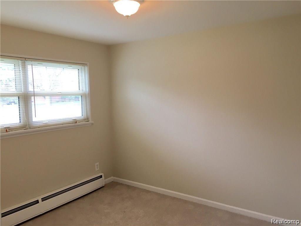2910 West 13 Mile Road Royal Oak, MI 48073 - Photo 4 of 11
