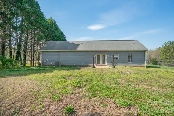 $285,000 | 418 Summer Ridge Drive, Stanley, NC 28164