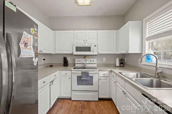 $285,000 | 418 Summer Ridge Drive, Stanley, NC 28164