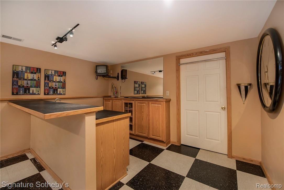 6833 Woodcrest Ridge Clarkston, MI 48346 - Photo 29 of 36 27.jpg