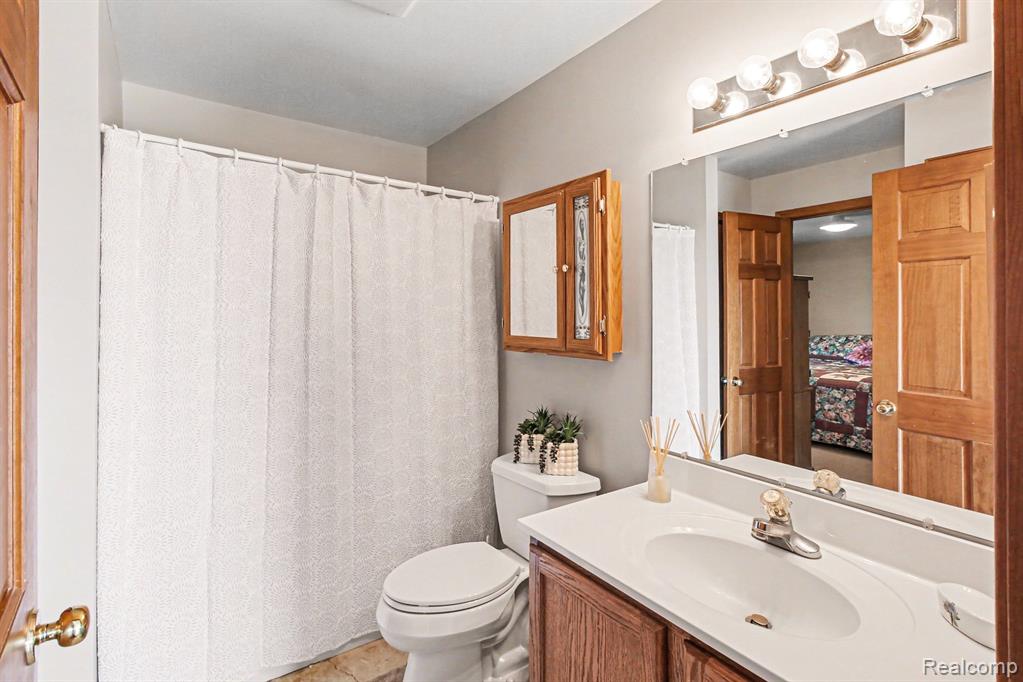 8806 Bergin Road Howell, MI 48843 - Photo 13 of 35 Gallery Image 13
