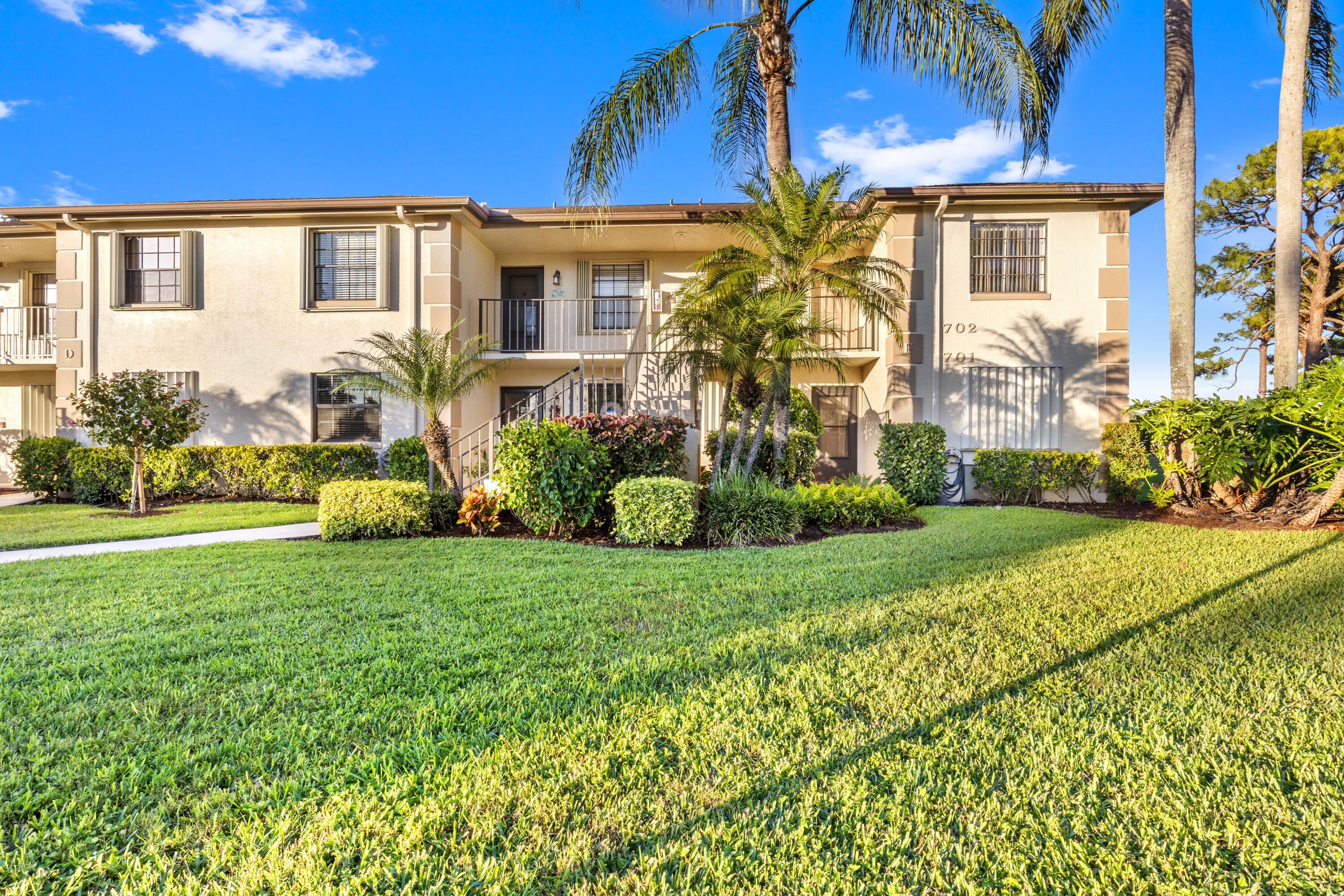 702 Pinecrest Circle, Unit F Jupiter, FL 33458 - Photo 1 of 28 01 Front 01