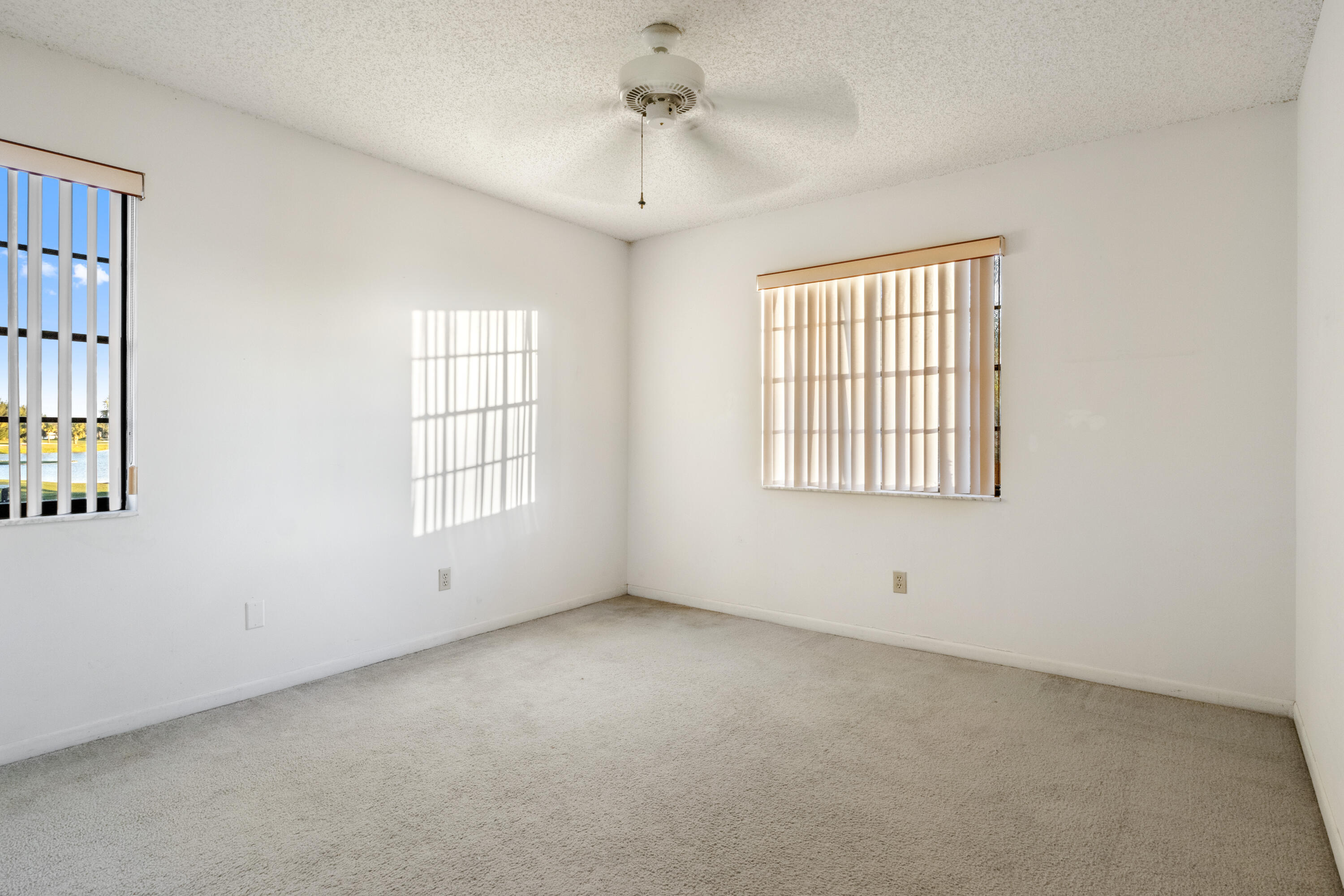 702 Pinecrest Circle, Unit F Jupiter, FL 33458 - Photo 20 of 28 21 Bedroom 01