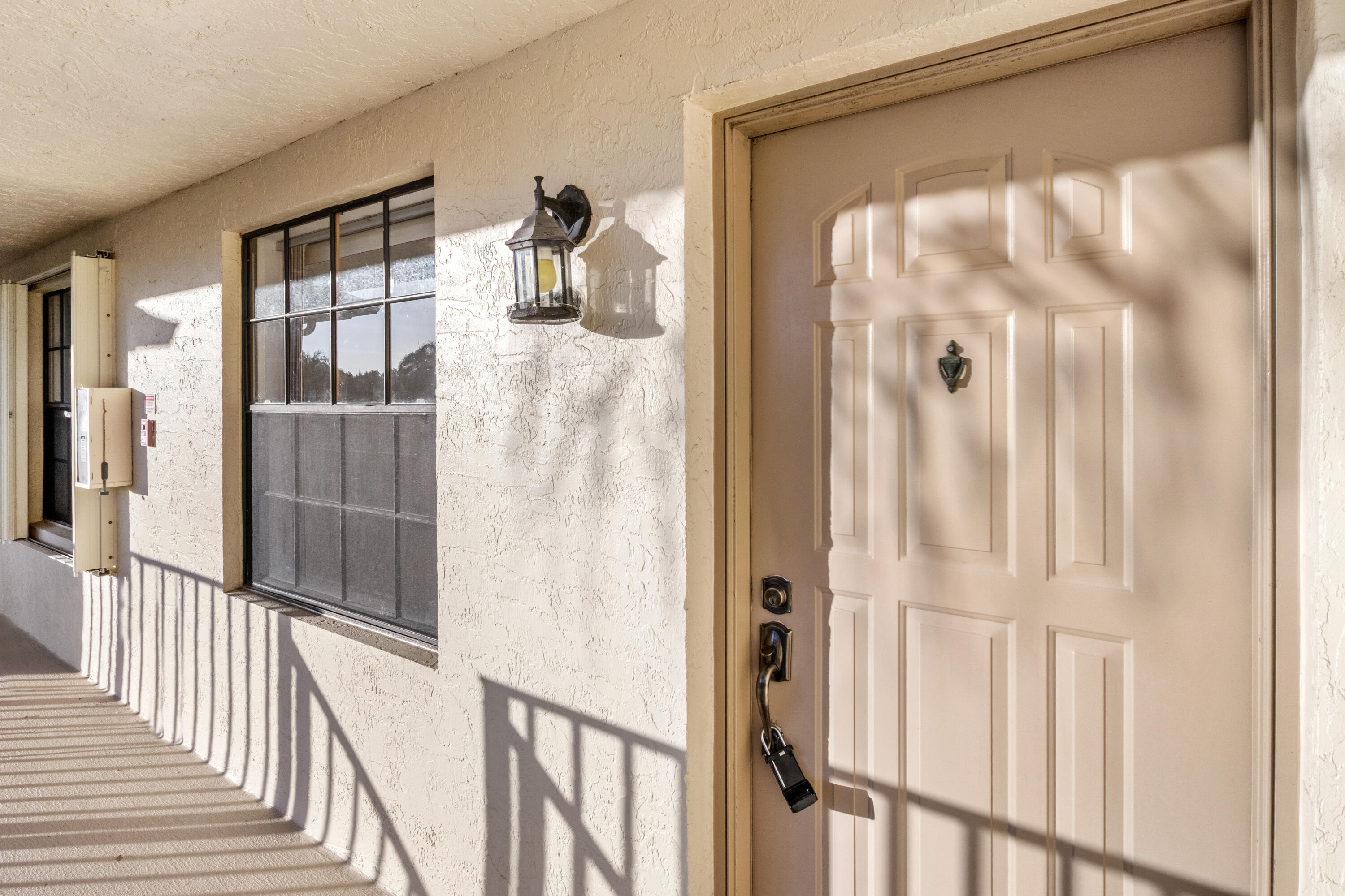 702 Pinecrest Circle, Unit F Jupiter, FL 33458 - Photo 2 of 28 03 Entry 01