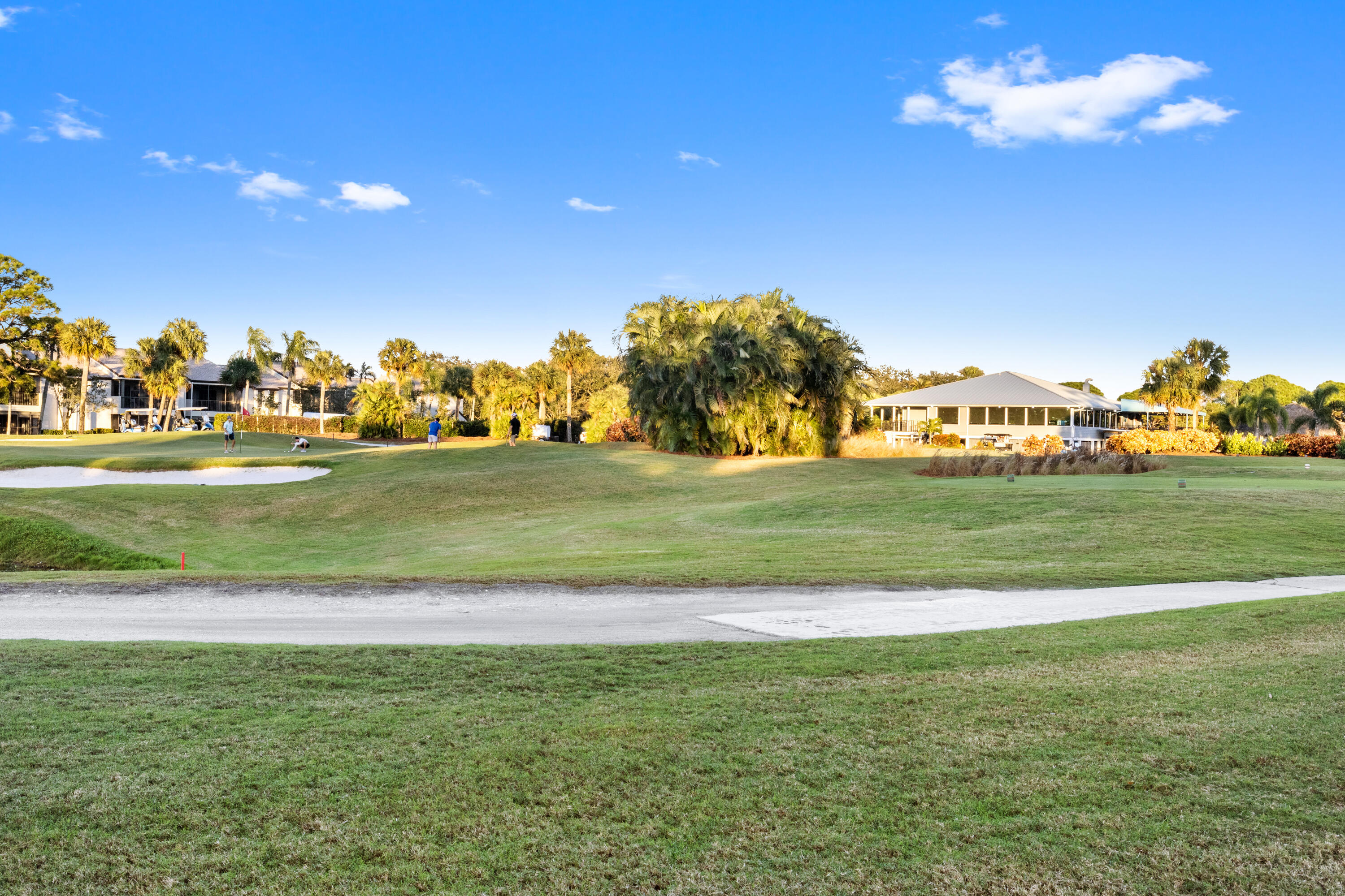 702 Pinecrest Circle, Unit F Jupiter, FL 33458 - Photo 26 of 28 27 Rear 04