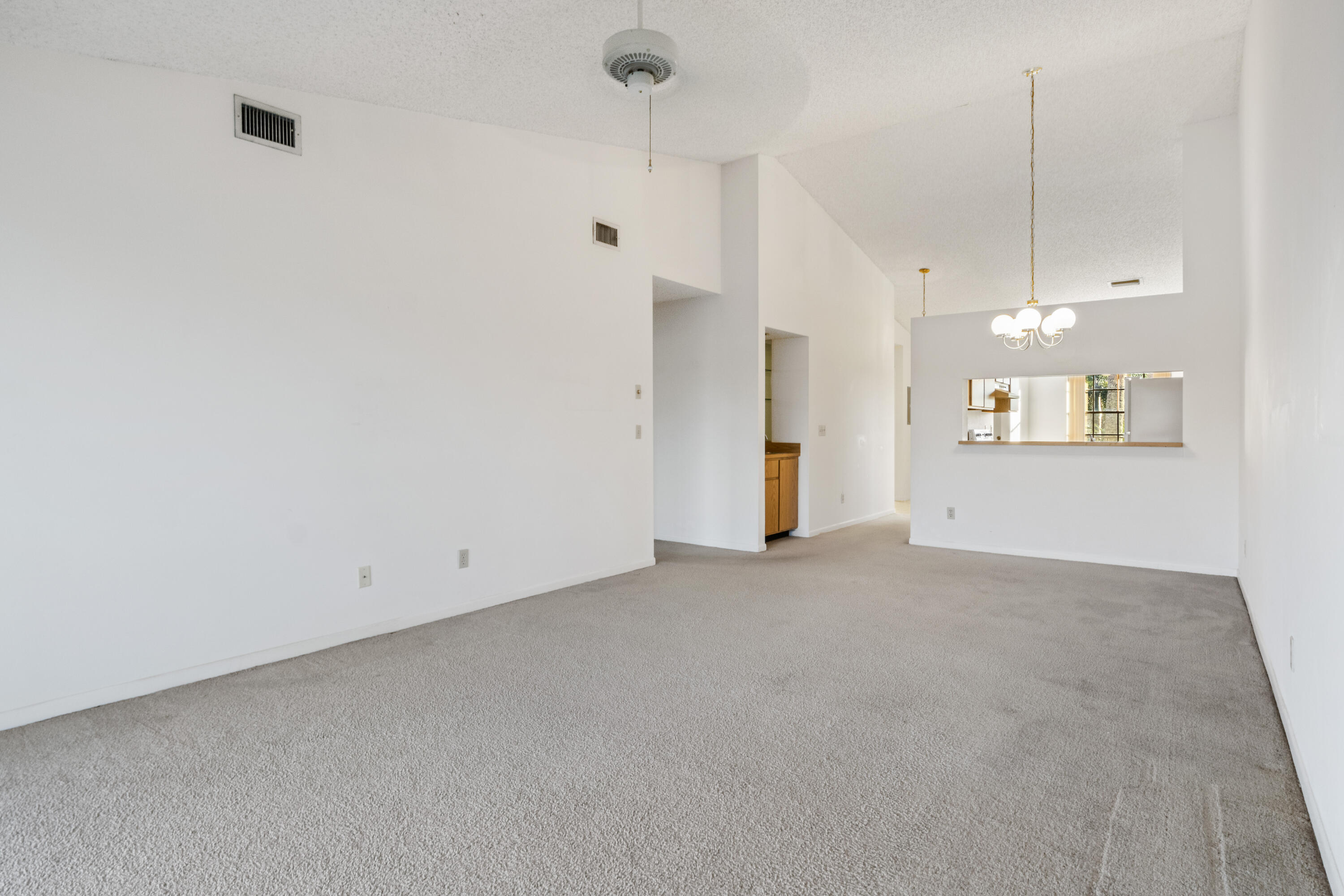 702 Pinecrest Circle, Unit F Jupiter, FL 33458 - Photo 6 of 28 07 Living room 02