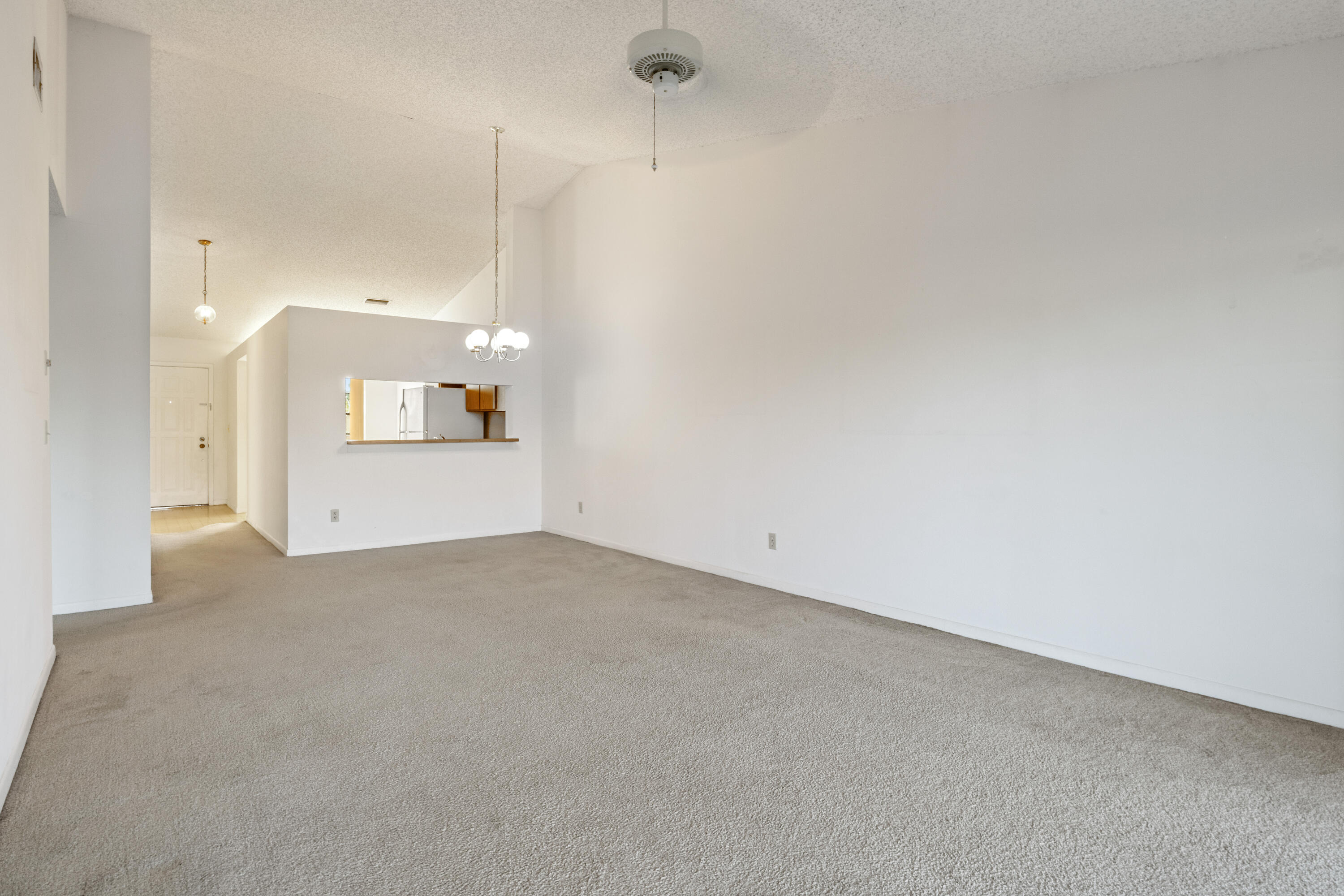 702 Pinecrest Circle, Unit F Jupiter, FL 33458 - Photo 7 of 28 08 Living room 03