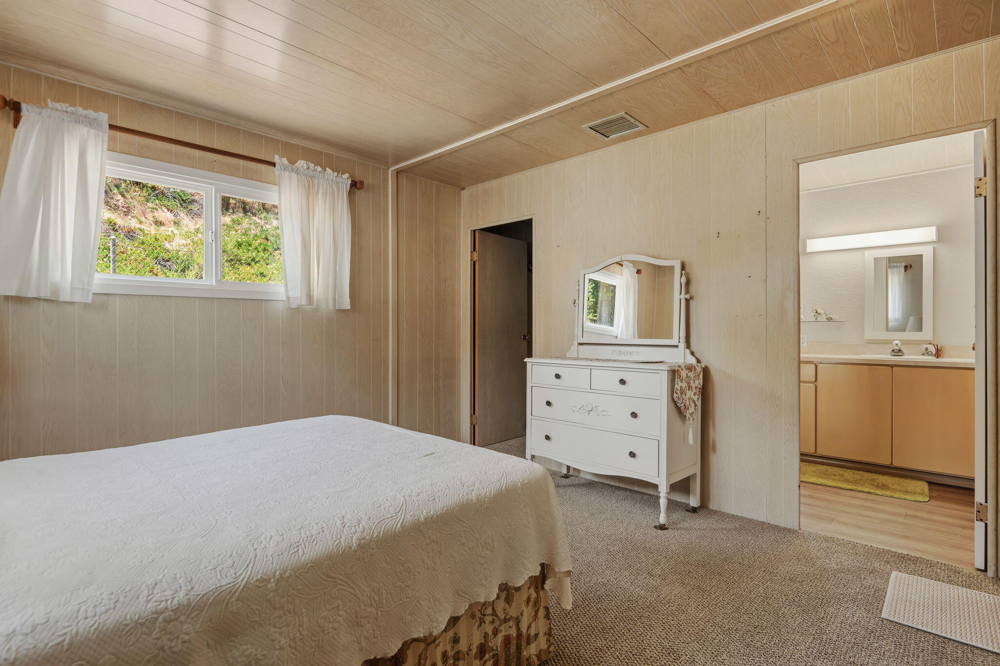333 Old Mill Road, Unit SPC 140 Santa Barbara, CA 93110 - Photo 12 of 21 12-Primary Bedroom