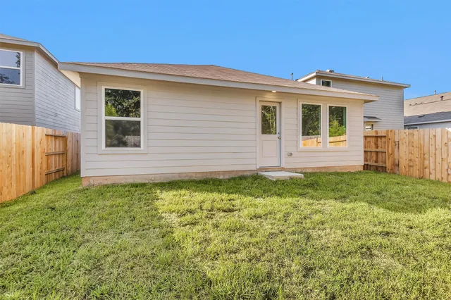 $1,750 | 3038 Mallorca Drive, Conroe, TX 77301