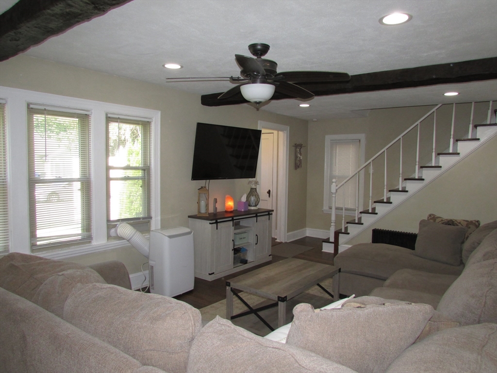 20 Fallston Street Springfield, MA 01119 - Photo 17 of 38
