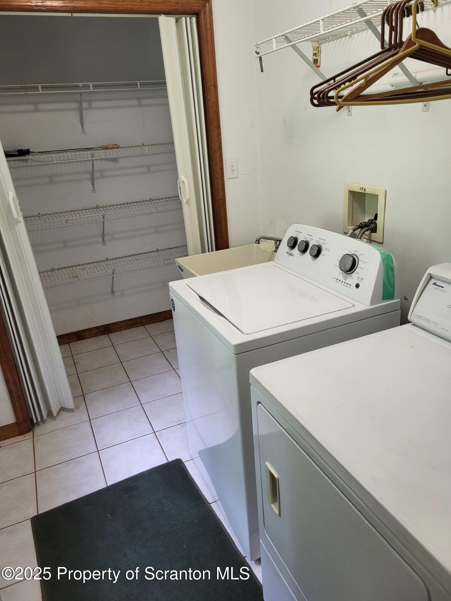 260 Johnson Hl Road Carbondale, PA 18407 - Photo 25 of 48 a utility room with dryer and washer