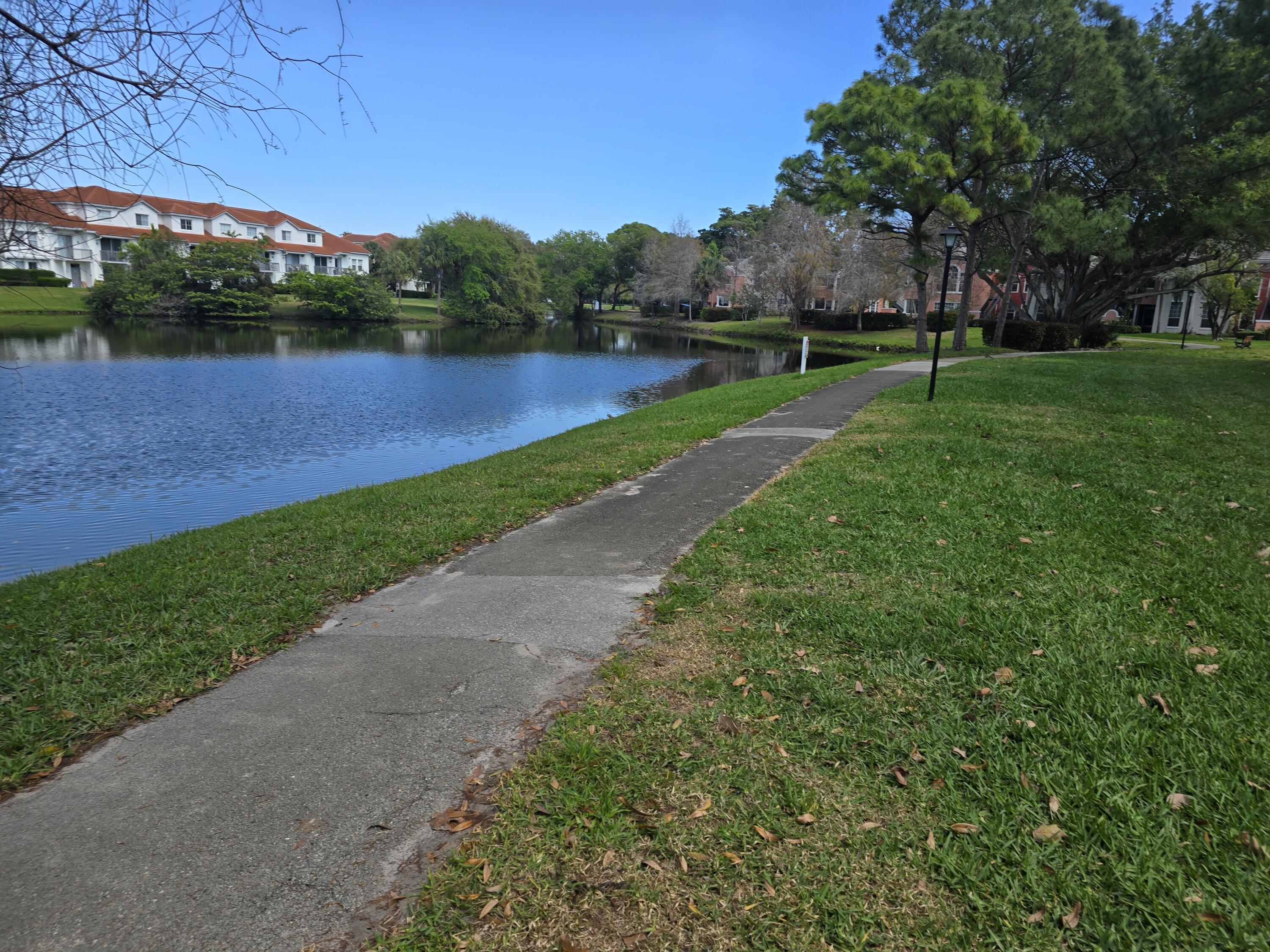 1215 Crystal Way, Unit O Delray Beach, FL 33444 - Photo 13 of 14 a view of a park