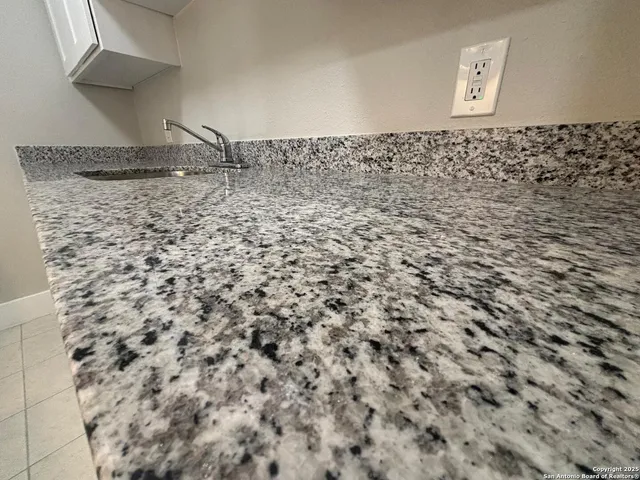 $950 | 1303 Philadelphia Street, Unit 1, Laredo, TX 78041