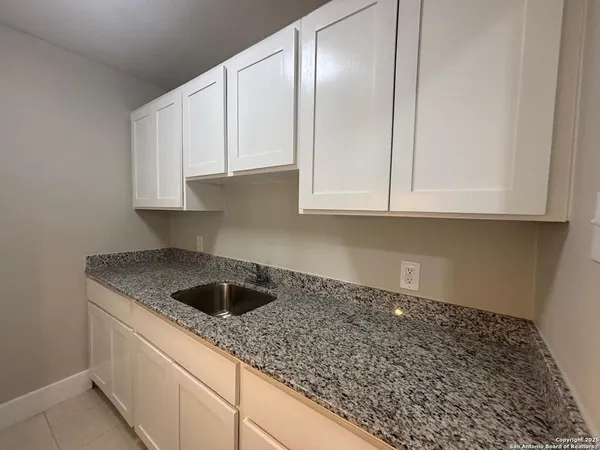 $950 | 1303 Philadelphia Street, Unit 1, Laredo, TX 78041