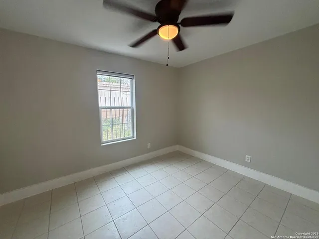 $950 | 1303 Philadelphia Street, Unit 1, Laredo, TX 78041