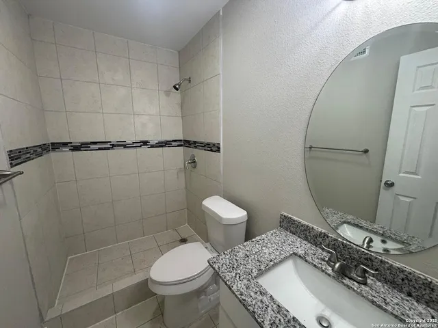 $950 | 1303 Philadelphia Street, Unit 1, Laredo, TX 78041