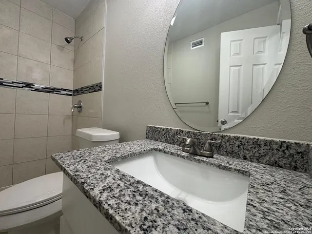 $950 | 1303 Philadelphia Street, Unit 1, Laredo, TX 78041
