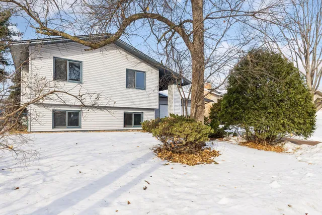 $325,000 | 8357 Jersey Avenue North, Brooklyn Park, MN 55445