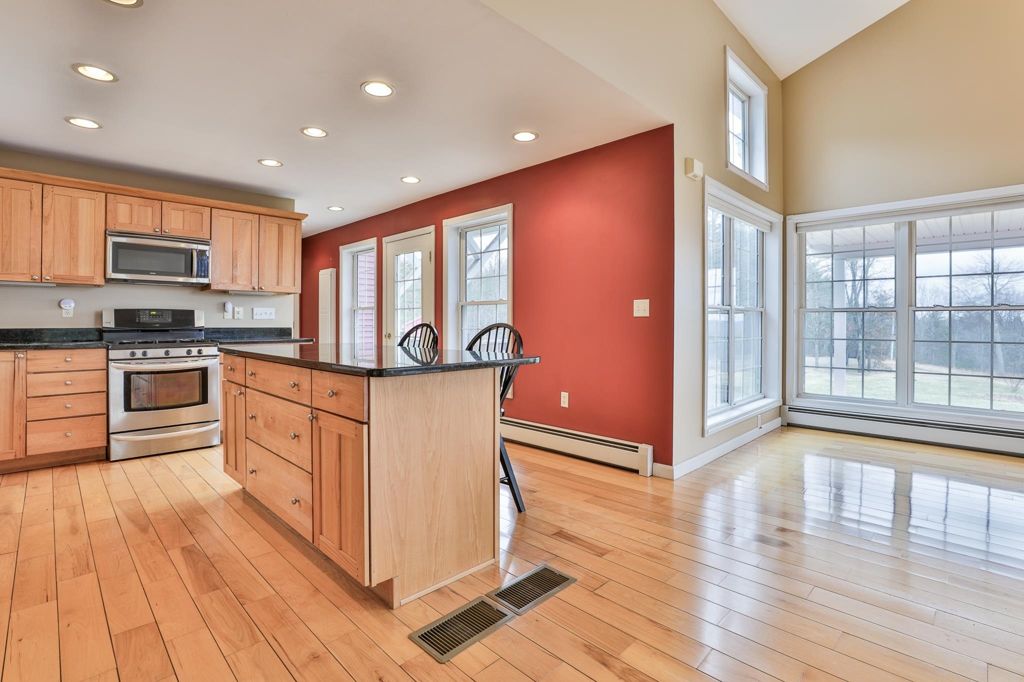 1042 Montalona Road Dunbarton, NH 03046 - Photo 14 of 38