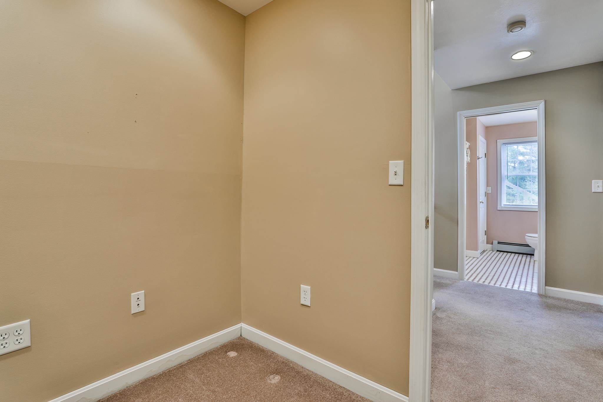 1042 Montalona Road Dunbarton, NH 03046 - Photo 31 of 38