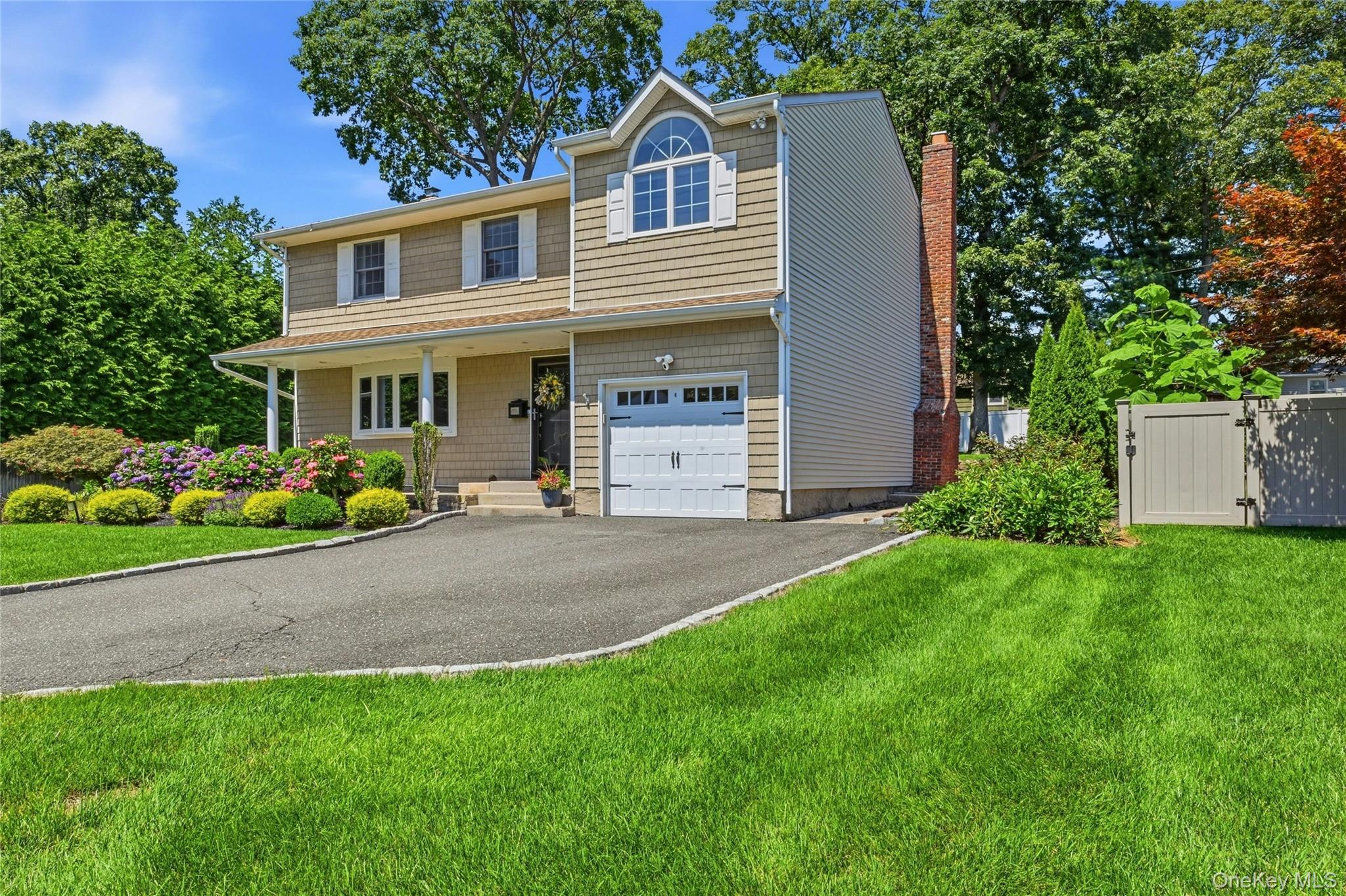 53 Rensselaer Drive Commack, NY 11725 - Photo 4 of 30 Gallery Image 4