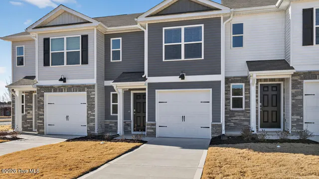 $260,271 | 203 Maddox Drive, Aberdeen, NC 28315