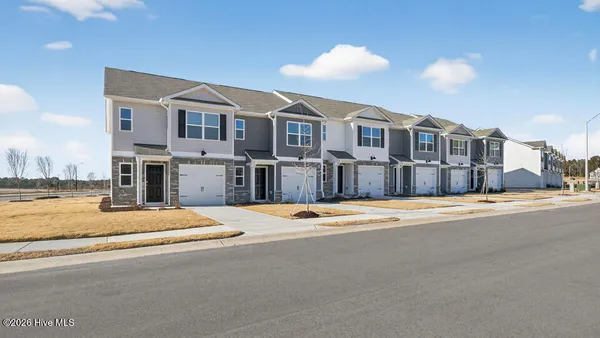 $252,463 | 203 Maddox Drive, Aberdeen, NC 28315