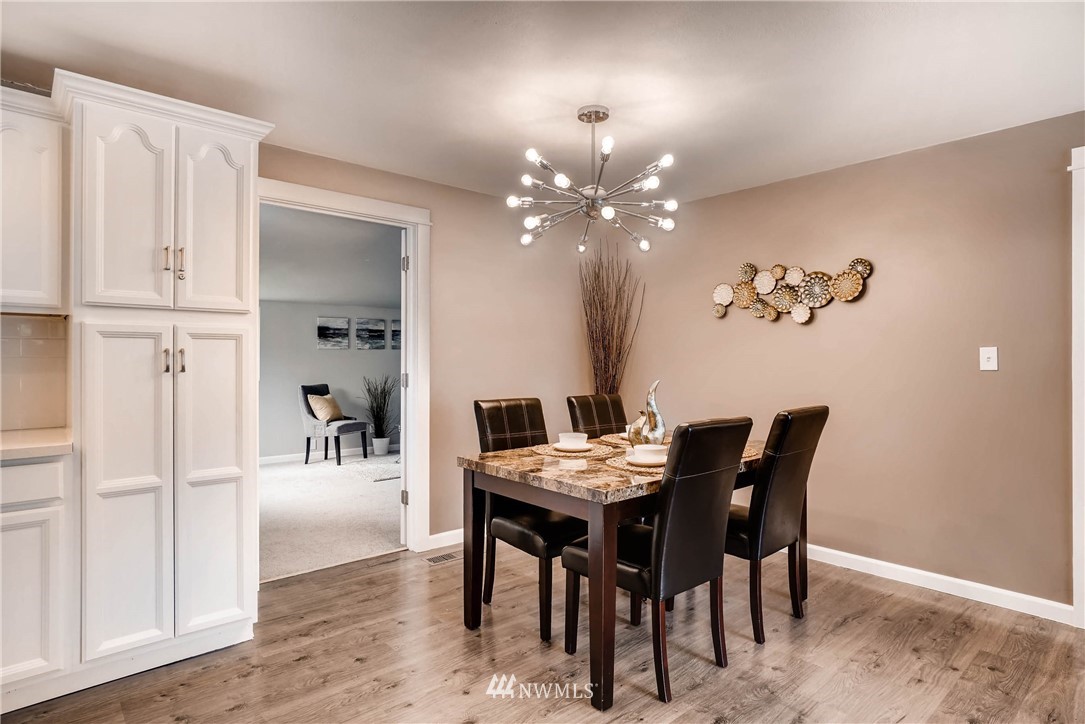 415 216th Street Southwest Bothell, WA 98021 - Photo 5 of 16