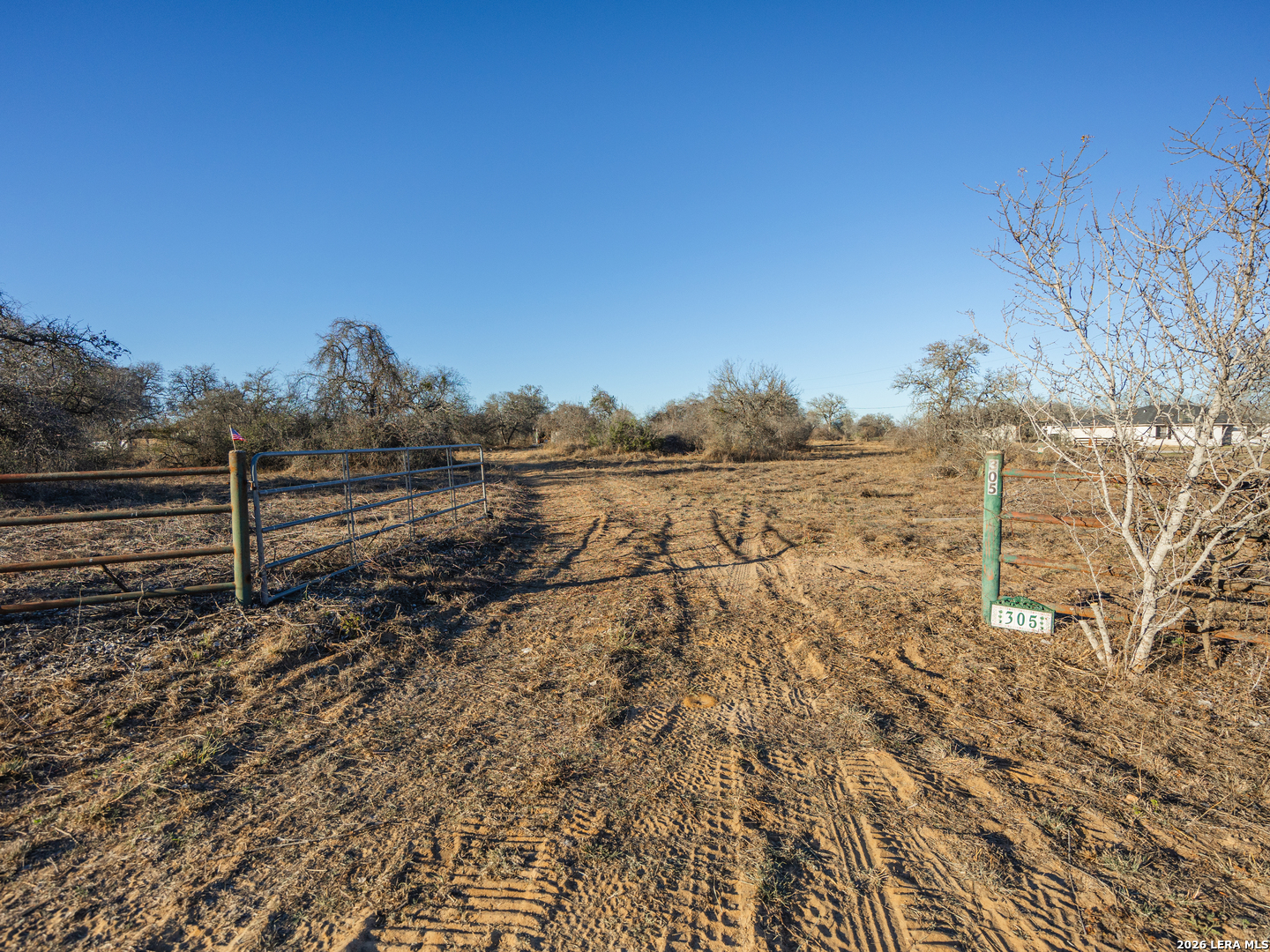 305 Sara Lane Lytle, TX 78052 - Photo 2 of 6