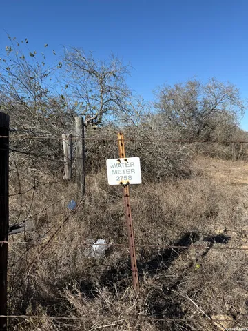 $100,000 | 305 Sara Lane, Lytle, TX 78052