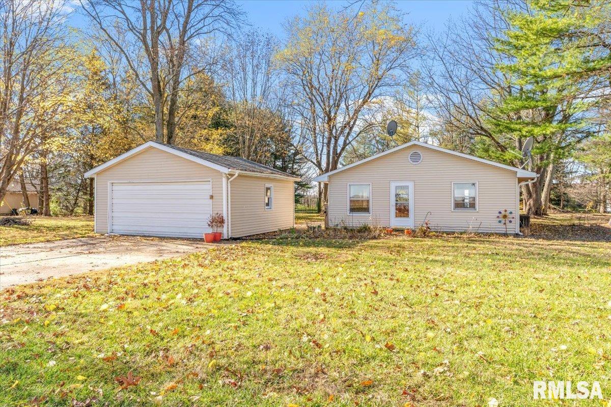 5607 Prairie School Road Riverton, IL 62561 - Photo 2 of 31 Gallery Image 2