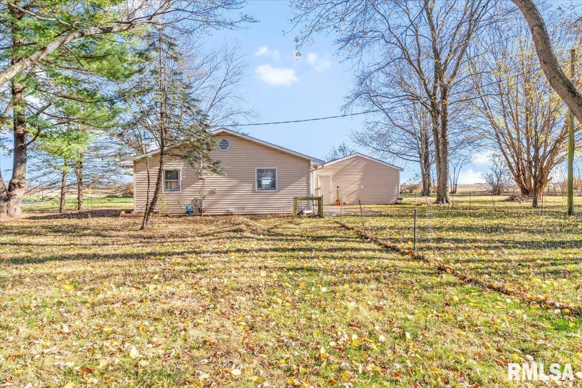 5607 Prairie School Road Riverton, IL 62561 - Photo 29 of 31 Gallery Image 29