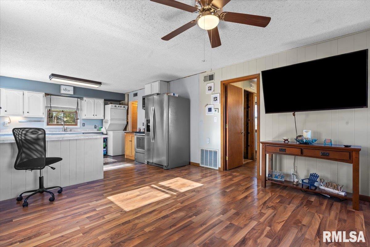 5607 Prairie School Road Riverton, IL 62561 - Photo 4 of 31 Gallery Image 4