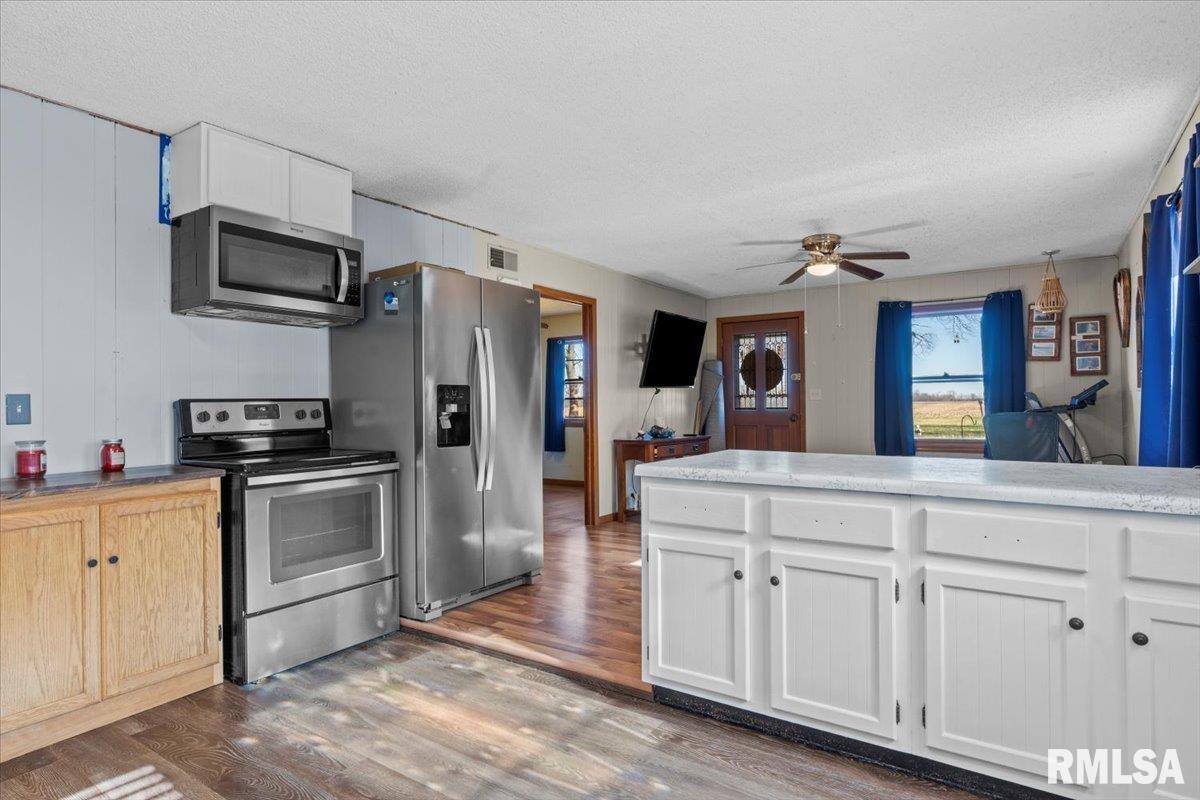 5607 Prairie School Road Riverton, IL 62561 - Photo 10 of 31 Gallery Image 10