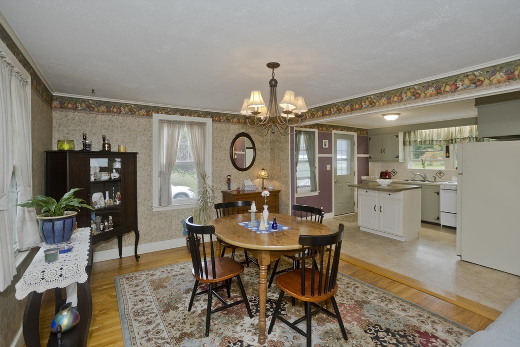 299 Shaker Road Westfield, MA 01085 - Photo 5 of 35 Gallery Image 5
