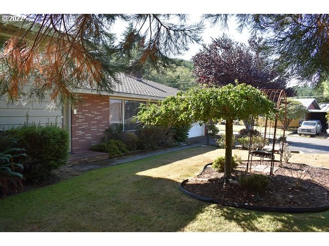 3108 Maple Drive Reedsport, OR 97467 - Photo 2 of 17 Gallery Image 2