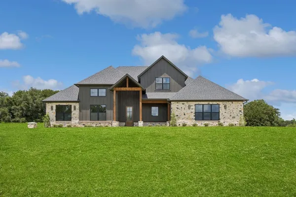 $925,000 | 105 Desperado Way, Weatherford, TX 76088