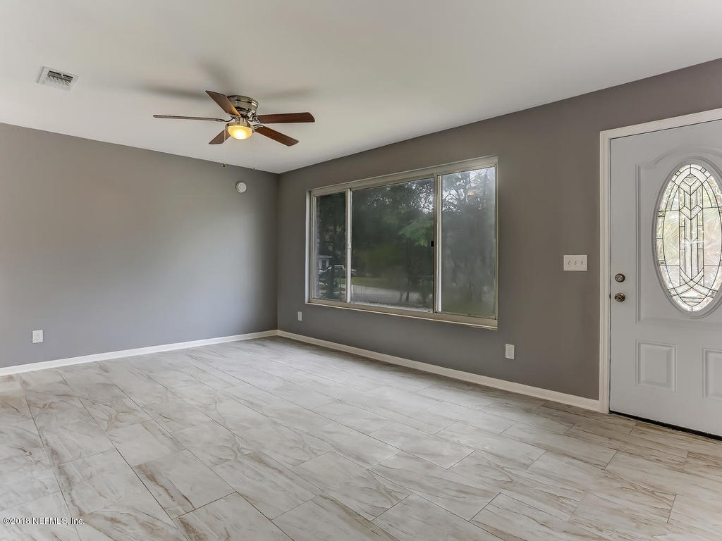 2126 Fouraker Road Jacksonville, FL 32210 - Photo 11 of 38 Living Room