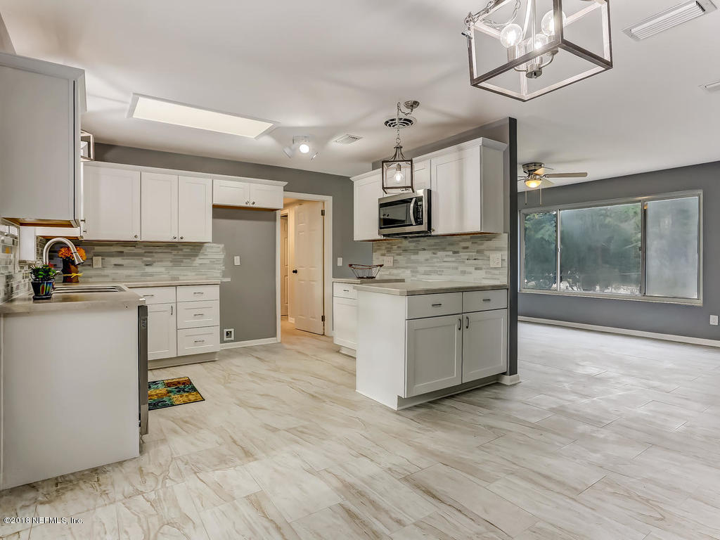 2126 Fouraker Road Jacksonville, FL 32210 - Photo 14 of 38 Kitchen/Dining