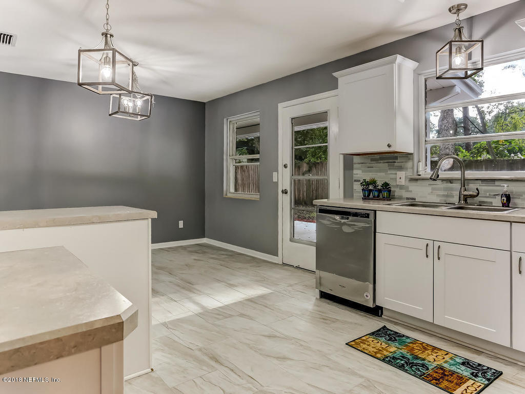 2126 Fouraker Road Jacksonville, FL 32210 - Photo 18 of 38 2126 Fouraker Rd Jacksonville-018-21-Kit