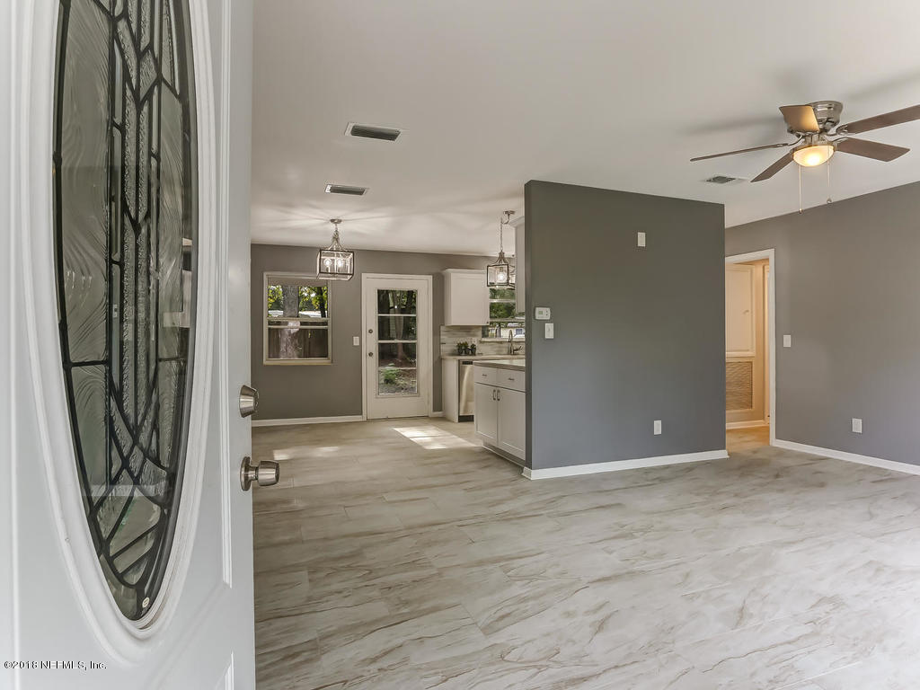 2126 Fouraker Road Jacksonville, FL 32210 - Photo 7 of 38 Living/Dining combo
