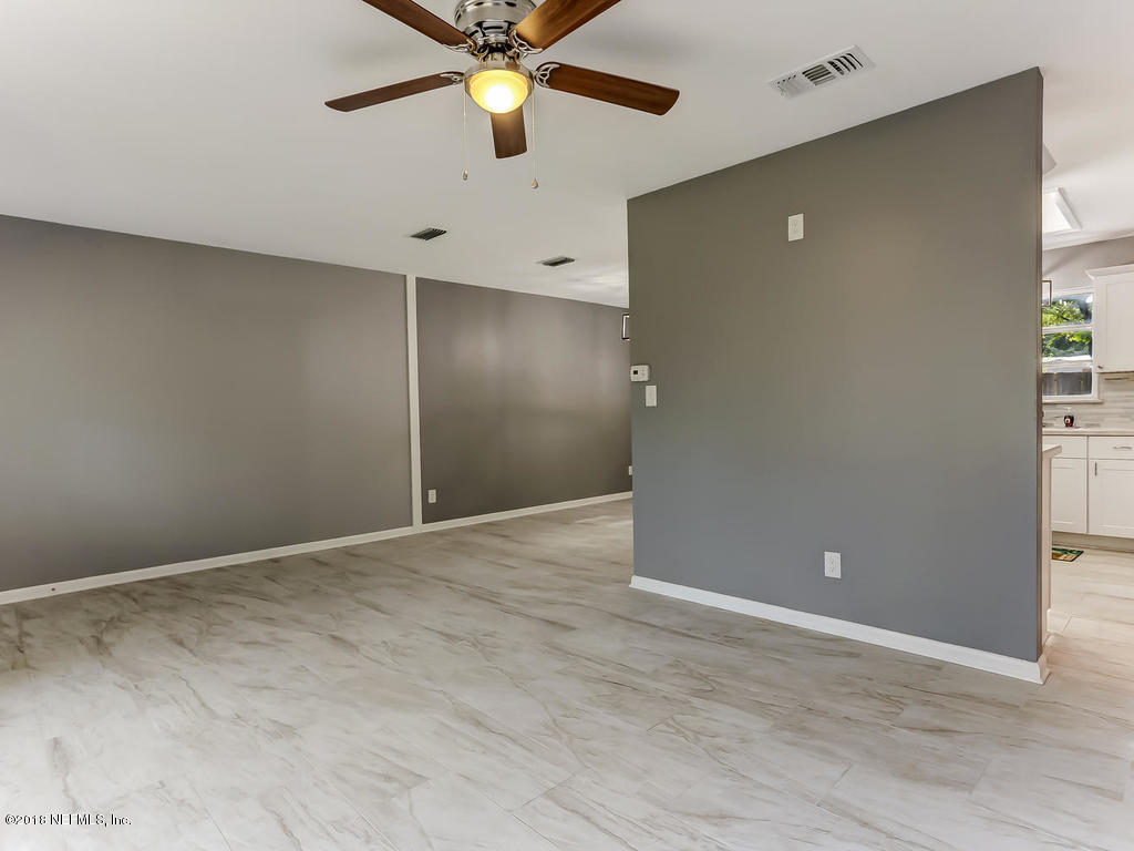 2126 Fouraker Road Jacksonville, FL 32210 - Photo 9 of 38 Living Room